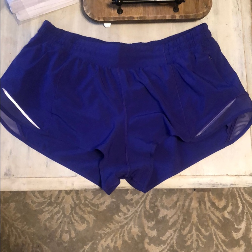 LULULEMON Hotty Hot Short 2.5" size 12